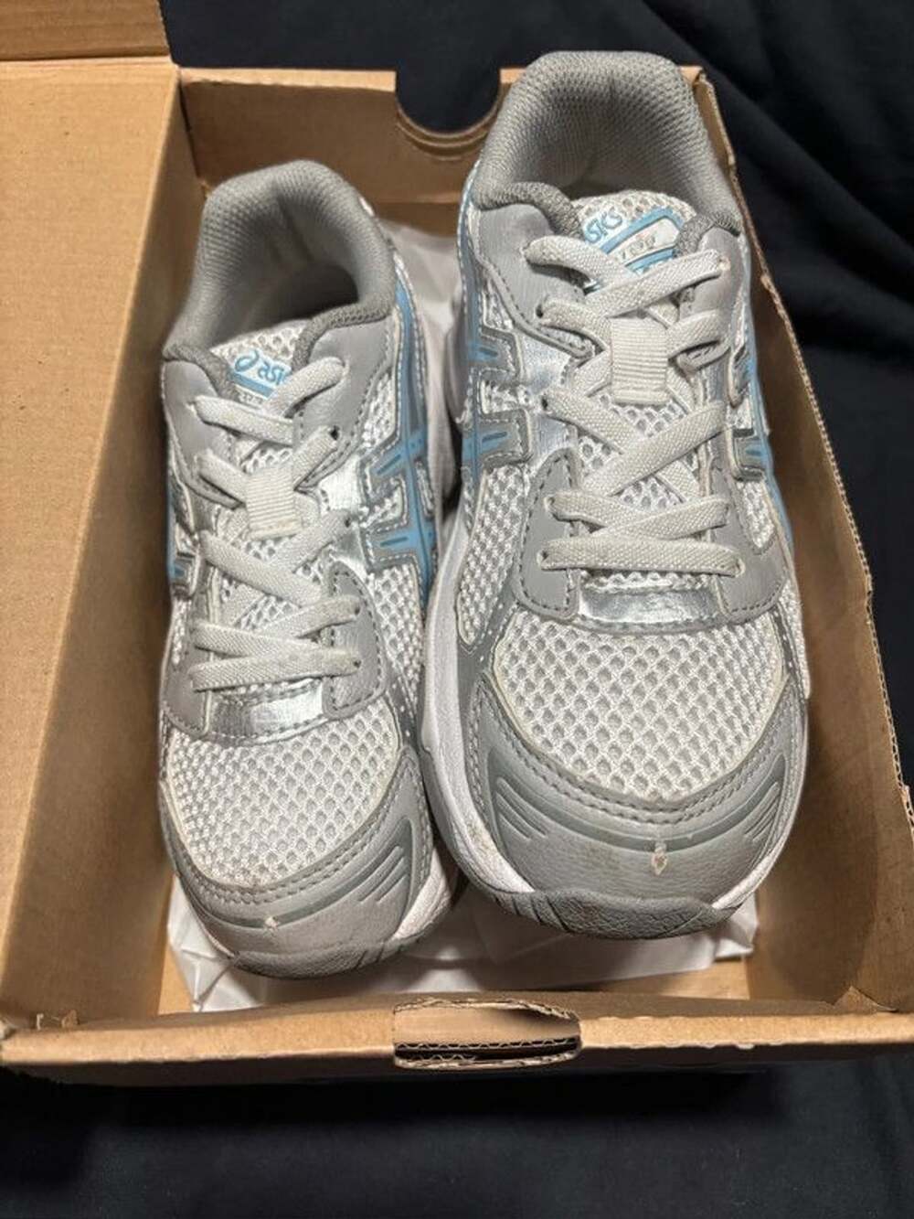 ASICS - Picture 2 of 3